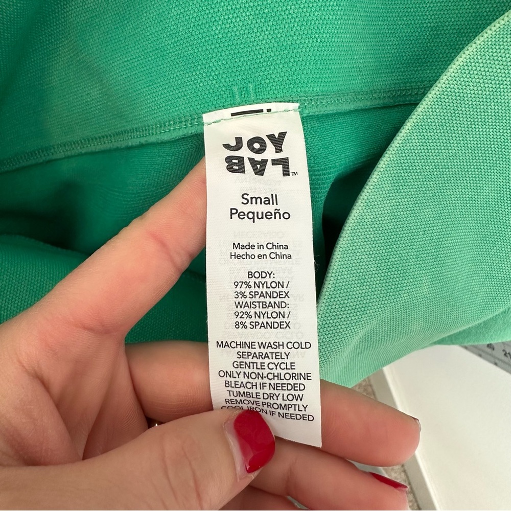 Joy Lab Women’s Kelly Green Athletic Scrunched Shorts - Picture 5 of 7